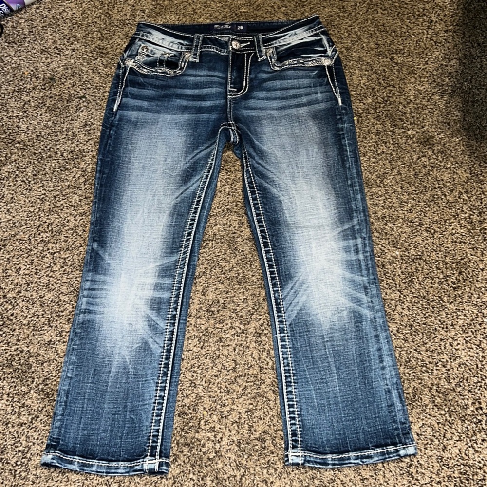 Nwot miss me Capri MIDRISE